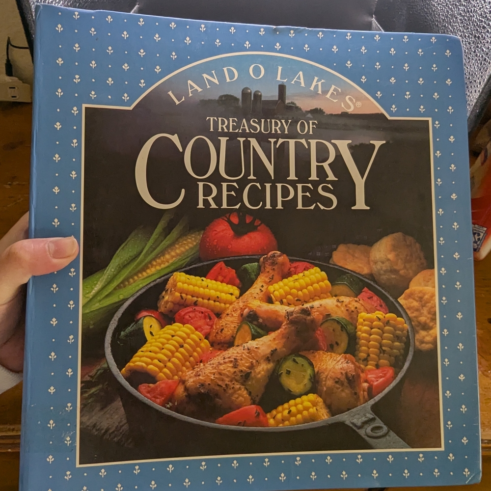 Treasury of Country Recipes Cookbook - Classic Home Kitchen Recipes (Blue)